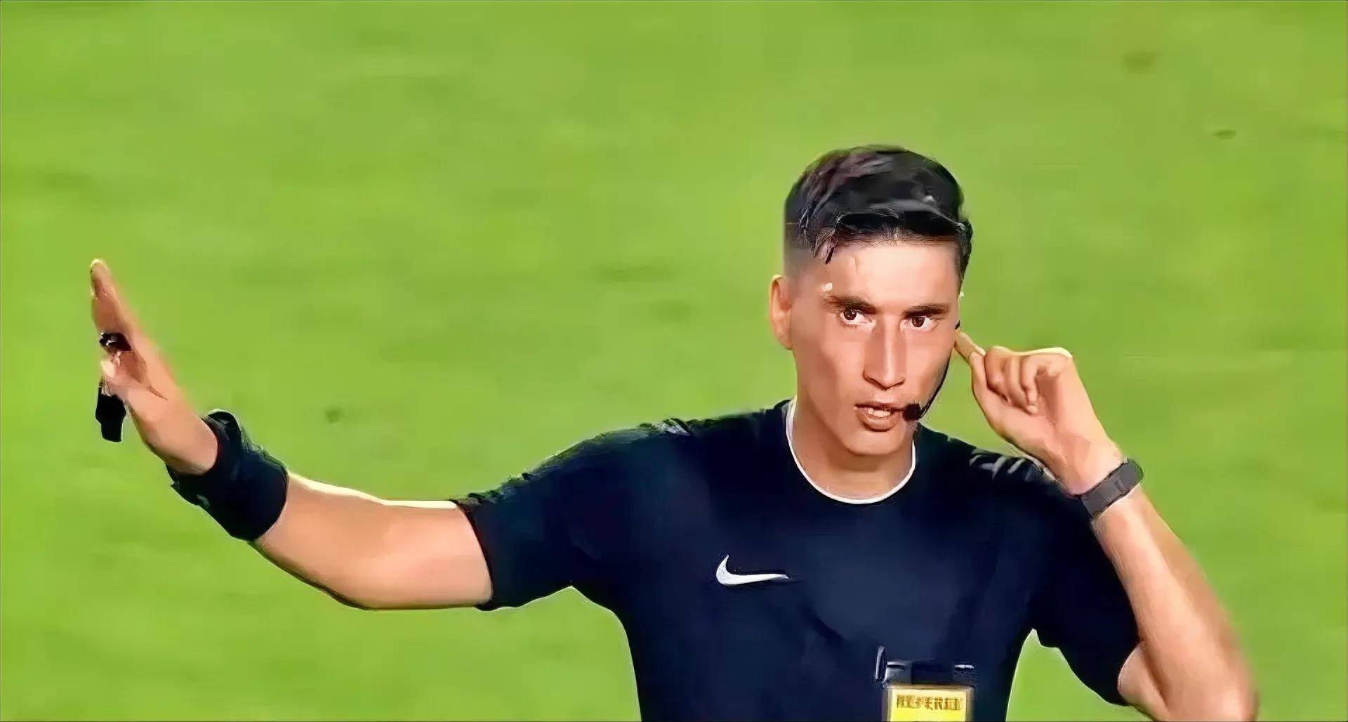 但是这个球, 多少有些太 但是这个球, 多少有些太